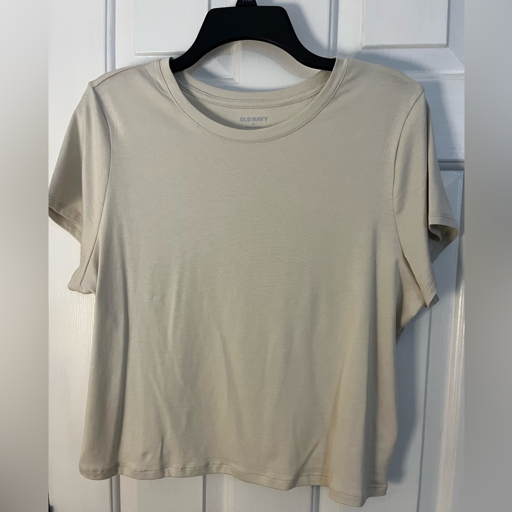 NWOT Old Navy tee